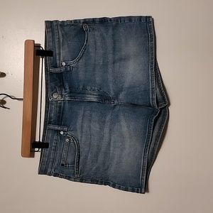 EUC Light Wash Calvin Klein Jean Shorts W32